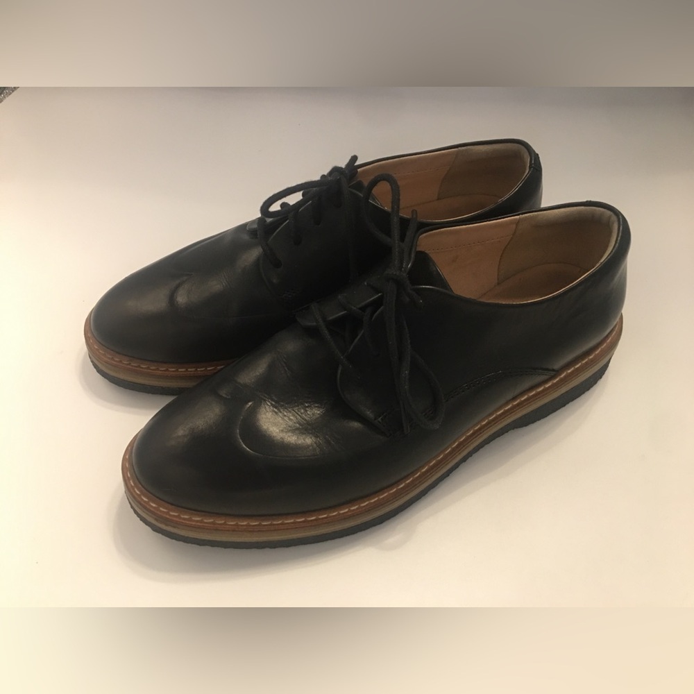 🛑 SOLD Clarks Black Leather Lace Up Loafers Size 8.5